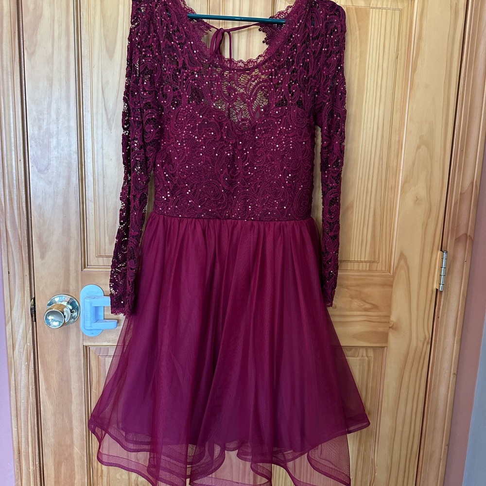 Long Sleeve Maroon Lace Sequin Juniors Dress, Size 15